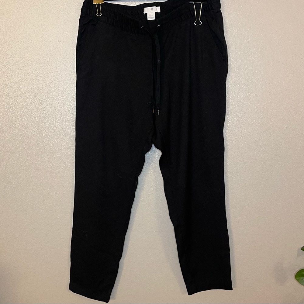 H&M Women’s Work Jogger Pant.